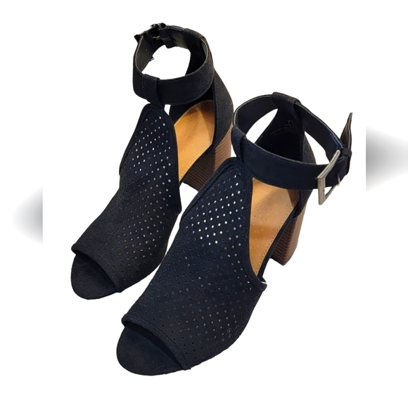 UNIVERSAL THREAD Black Hannah Wedge Heel - Picture 1 of 9